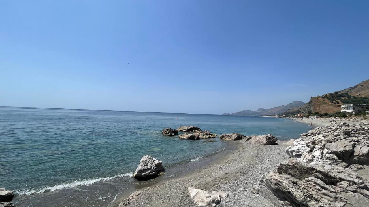 Villa Baia Aurora Letojanni Exterior foto